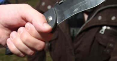 Késsel fenyegetőzött egy férfi a Vácra tartó buszon