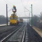 felsővezetékjavítás a vasútvonalon