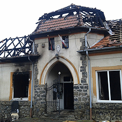 püspökszilágyi polgármesteri hivatal leégett állapotban-250