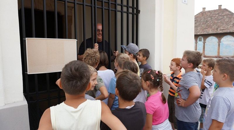 A lengyel származású Jerzy atya, Sződ és Csörög papja