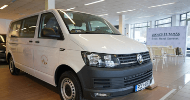 Volkswagen kisbuszt kapott a Vác Városi Evezős Club is