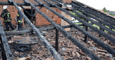 Egy ikerház gyulladt ki Gödön, a tűz miatt lakhatatlanná vált