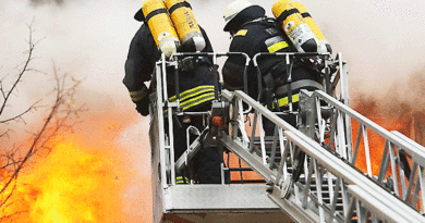 Lakástüzek: akár egy hibás telefontöltő is okozhat bajt – mondja a tűzoltóparancsnok